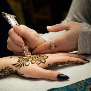 mehndi artist in Delhi NCR